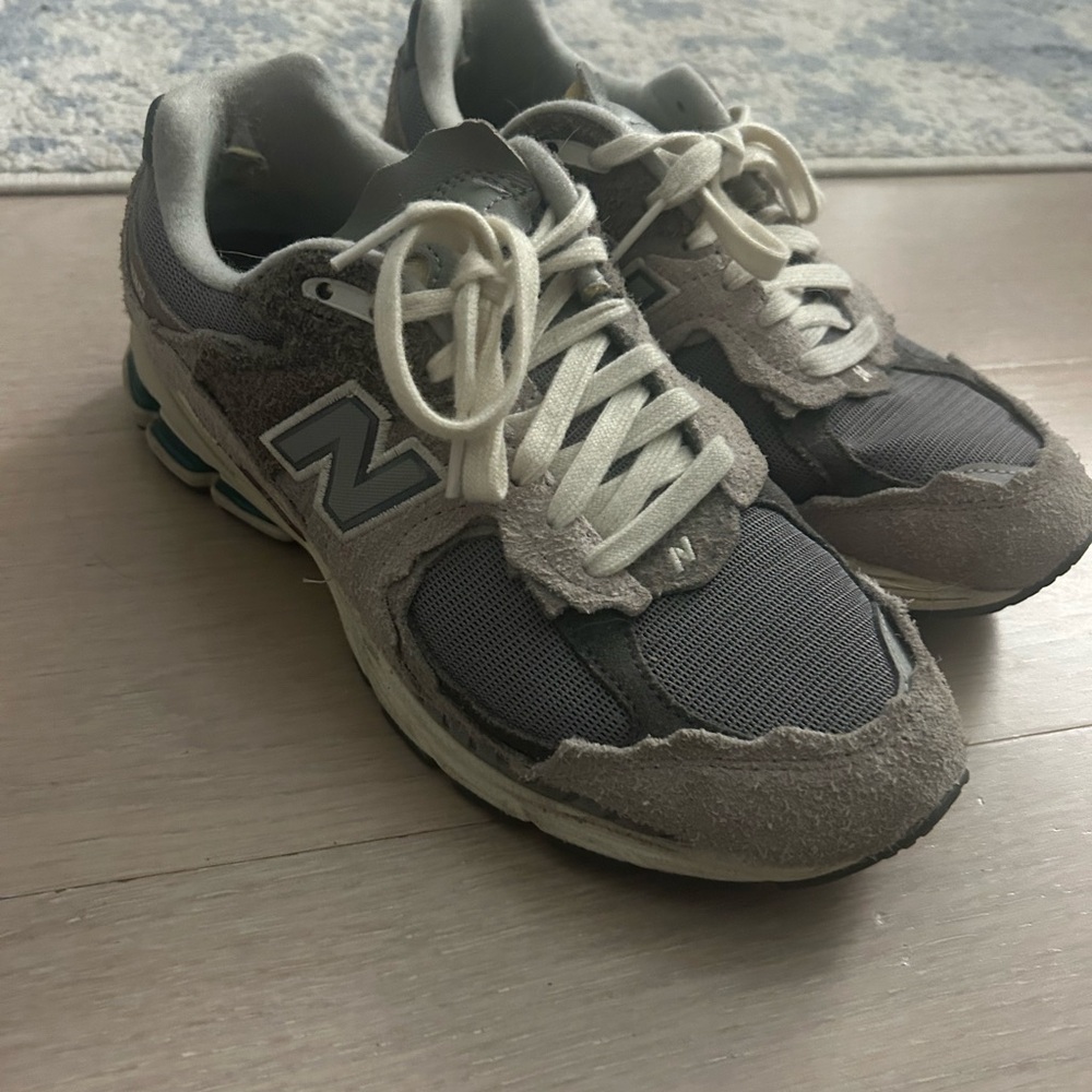 New Balance Gray and White Women's Shoes